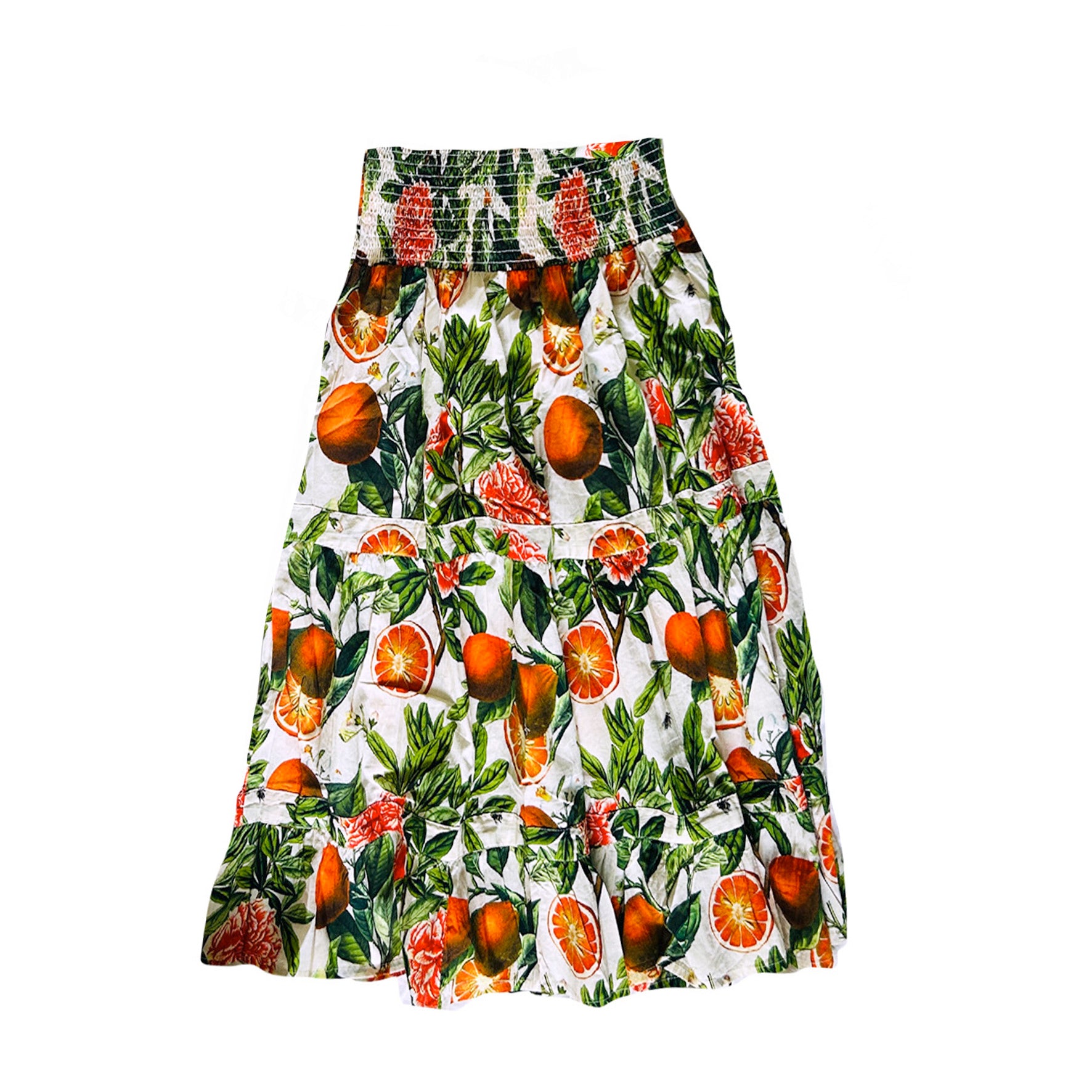 Rosehip Design Bella Cotton Skirt in our bold Blood Orange design is a beautifully feminine, effortlessly comfortable piece, perfect for Summer. Made from soft, breathable cotton with a flattering, flexible shirred waistband. The tiered design adds movement and a touch of romantic charm, while the addition of practical pockets makes it as functional as it is stylish.
Whether paired with a simple tee or the coordinating Hannah Shirt, it&