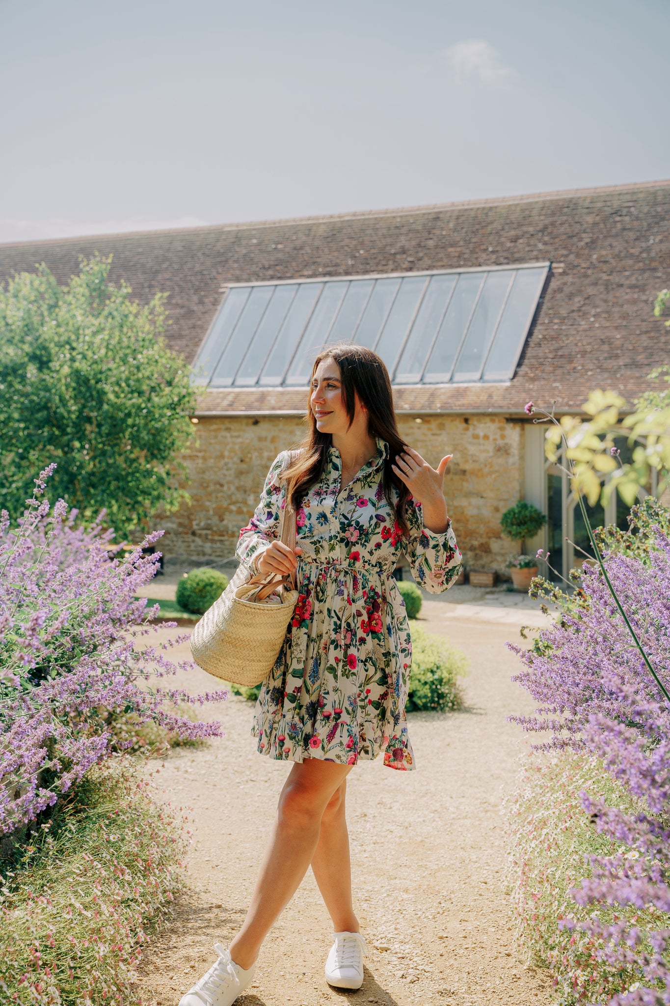 Rosehip Design Josie Cotton Dress is a knee-length cotton tiered dress with a tie belt and pockets.
Make a statement in our dazzling Barcelona design.