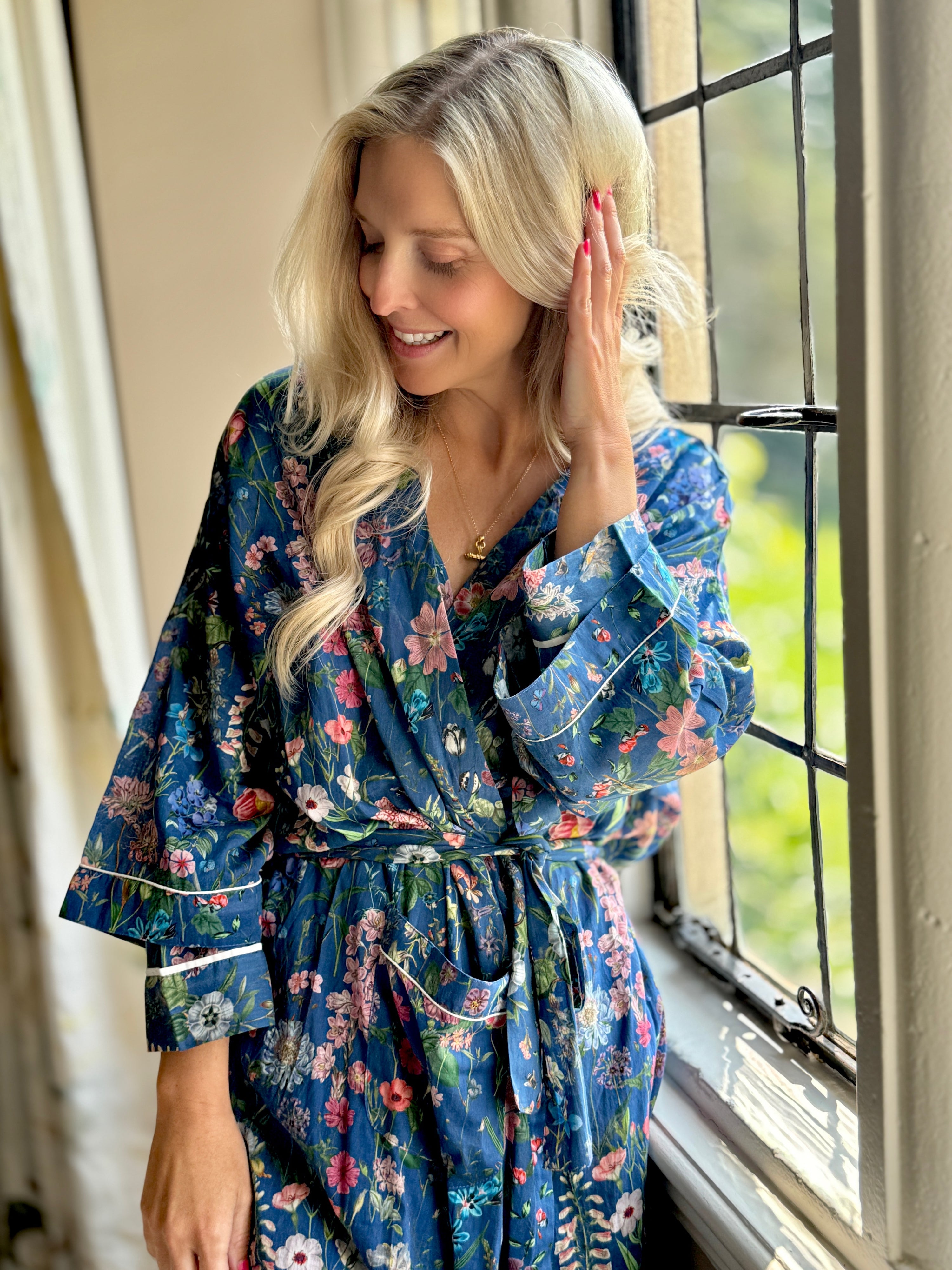 Rosehip Design Kimono is a fabulous long cotton voile robe, printed in our bold Horsley Navy design. They are generously sized and designed to be ankle length. Made from delicate, soft 100% Indian cotton packaged in a matching cotton bag - lovely for gifting!