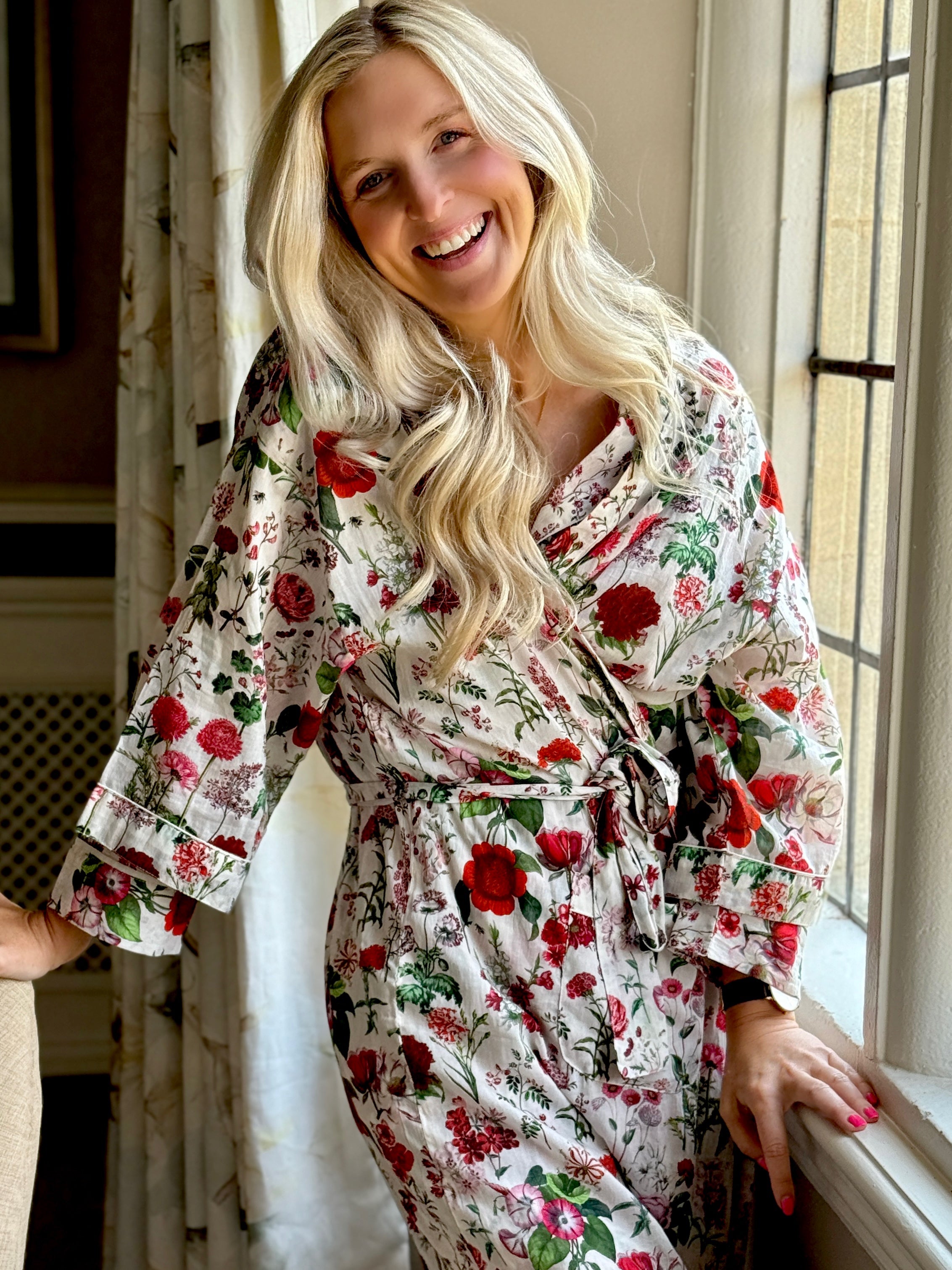 Rosehip Design Kimono is a fabulous long cotton voile robe, printed in our vivid Somerset design. They are generously sized and designed to be ankle length. Made from delicate, soft 100% Indian cotton packaged in a matching cotton bag - lovely for gifting!
