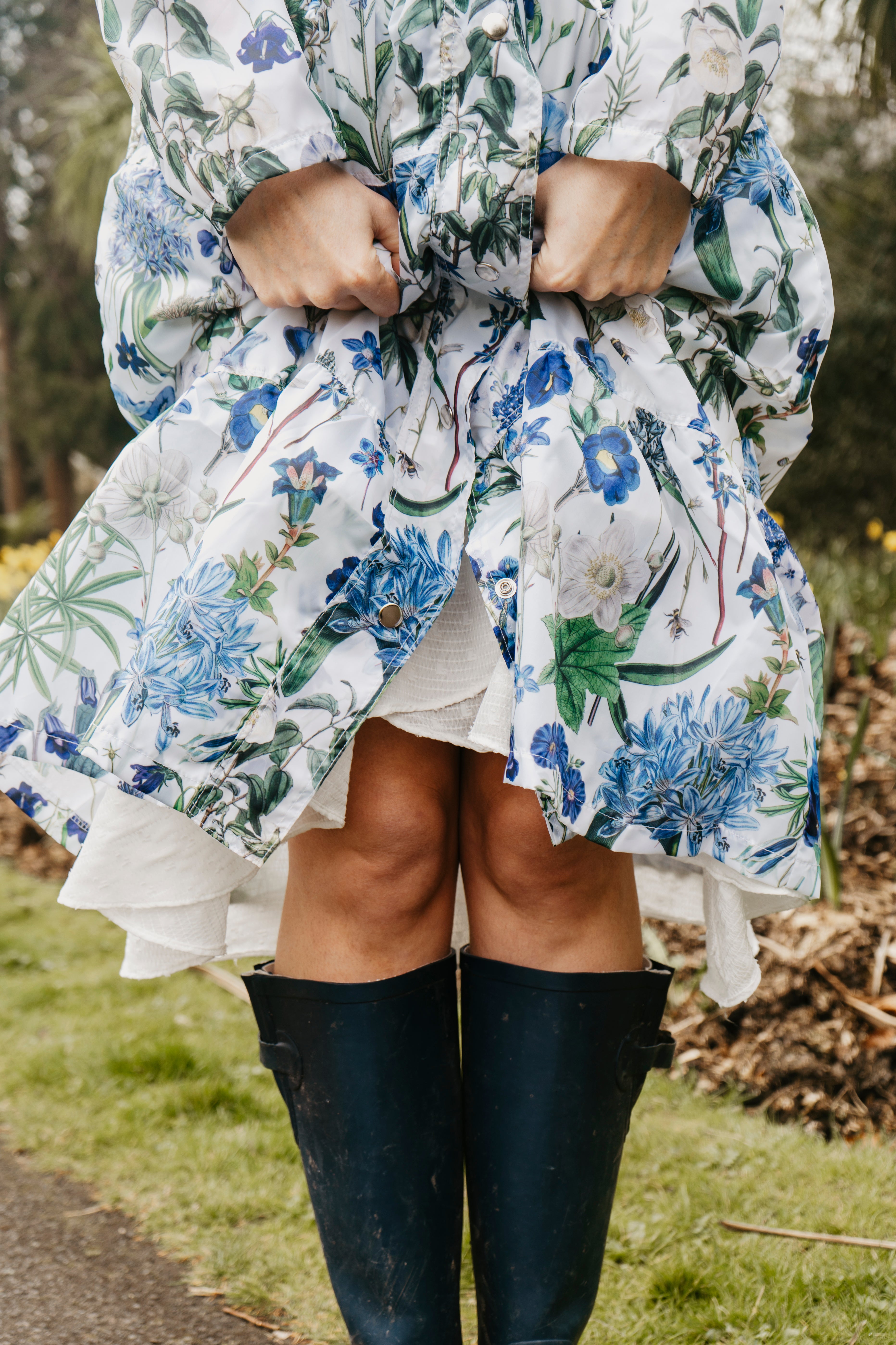 Beautiful light-weight calf length summer parka in our stunning blue hued Cobalt design.
The Windsor Parka from Rosehip Design has a long tiered skirt, drawstring waist and fully lined hood.
