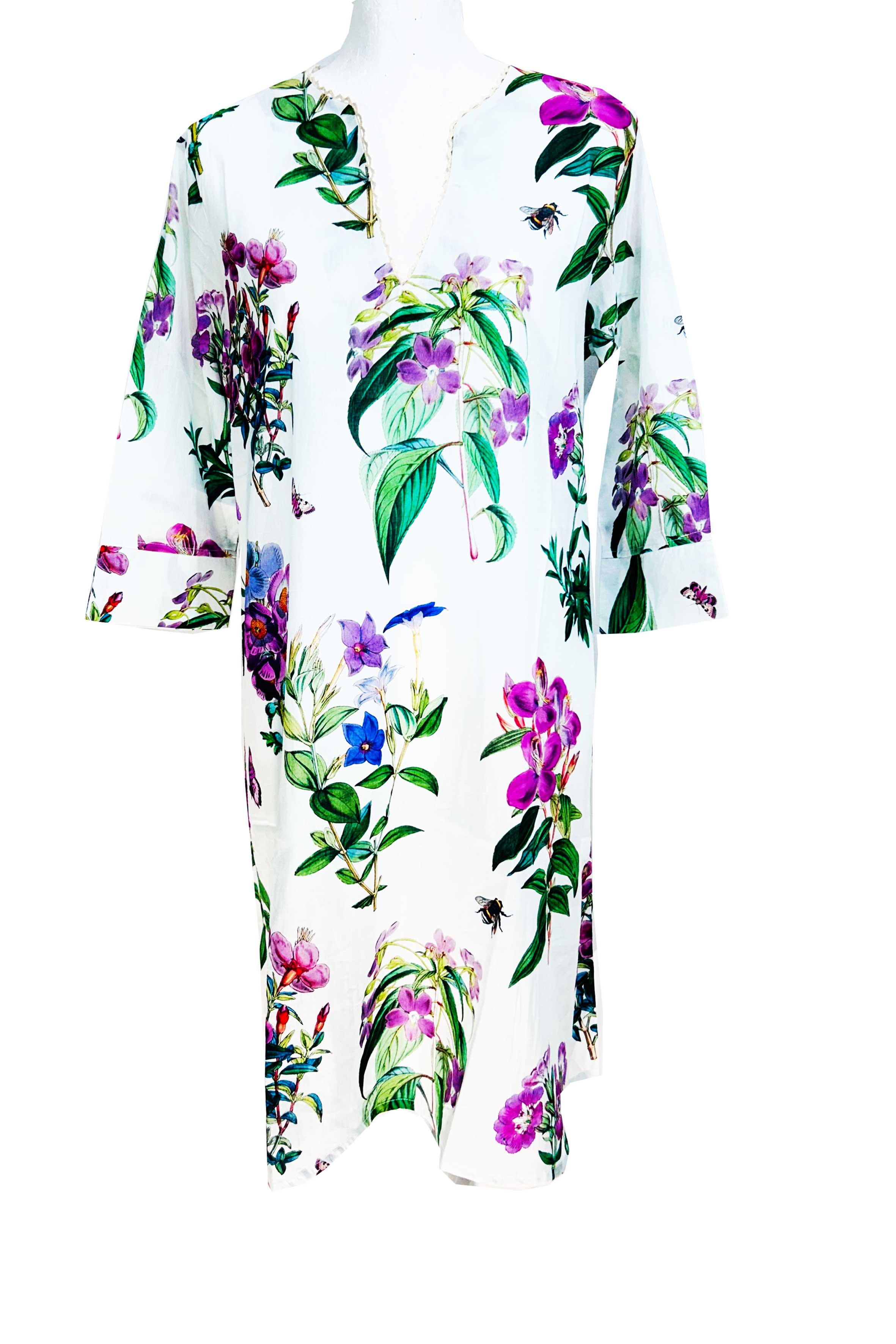 Rosehip Design Nightdress is a lovely knee-length nightdress made of cotton voile in our soothing Mavis print. The Nightdress has 3/4 length sleeves and detail around the collar.