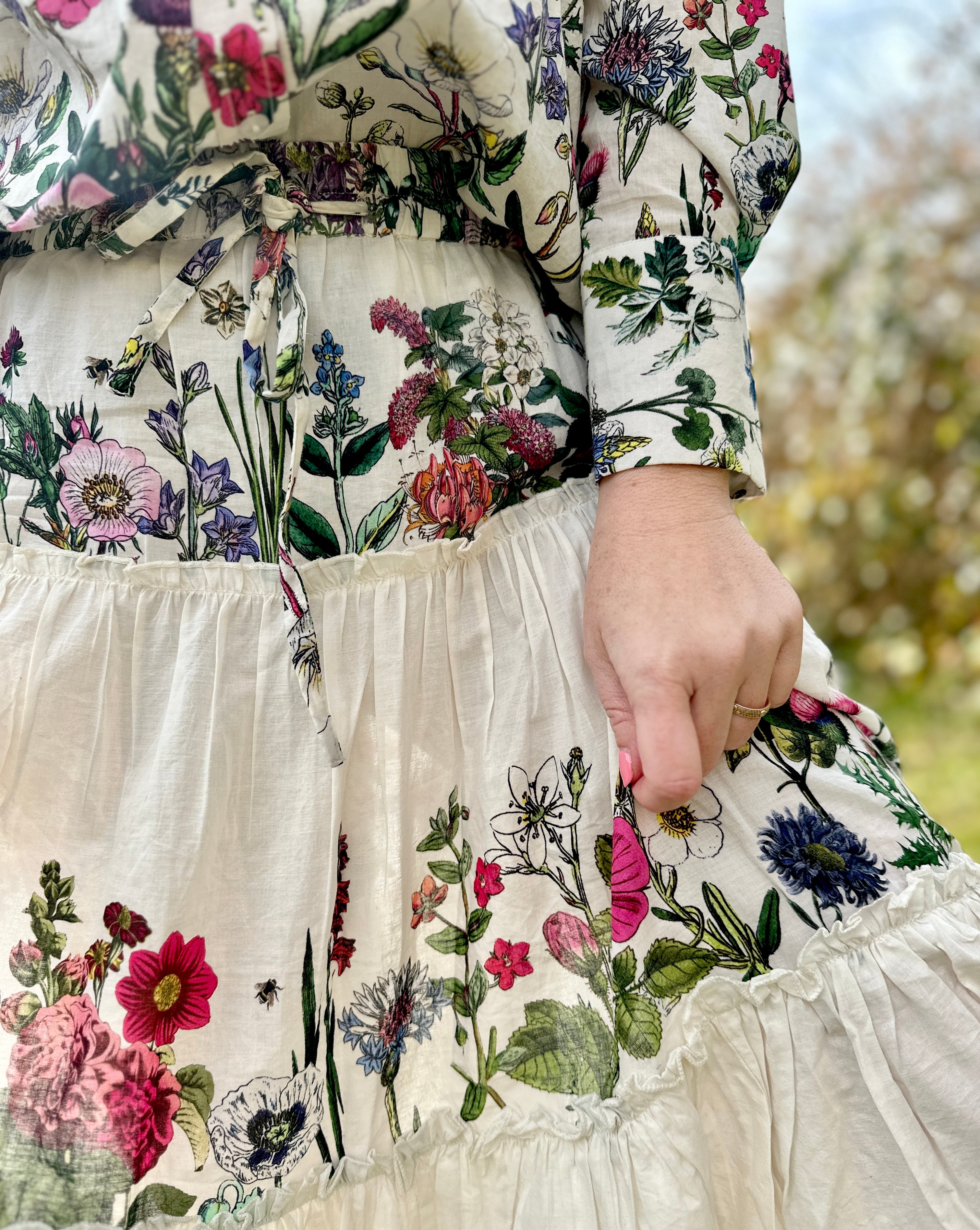 Rosehip Design Sally Skirt in Barcelona has soft flowing tiers, each showing the vibrant Barcelona print.
The Sally Skirt has an elasticated waist as well as a drawstring and side pockets.
It pairs well with the Sarah Shirt in Barcelona or wear it with a T-shirt for relaxed elegance.