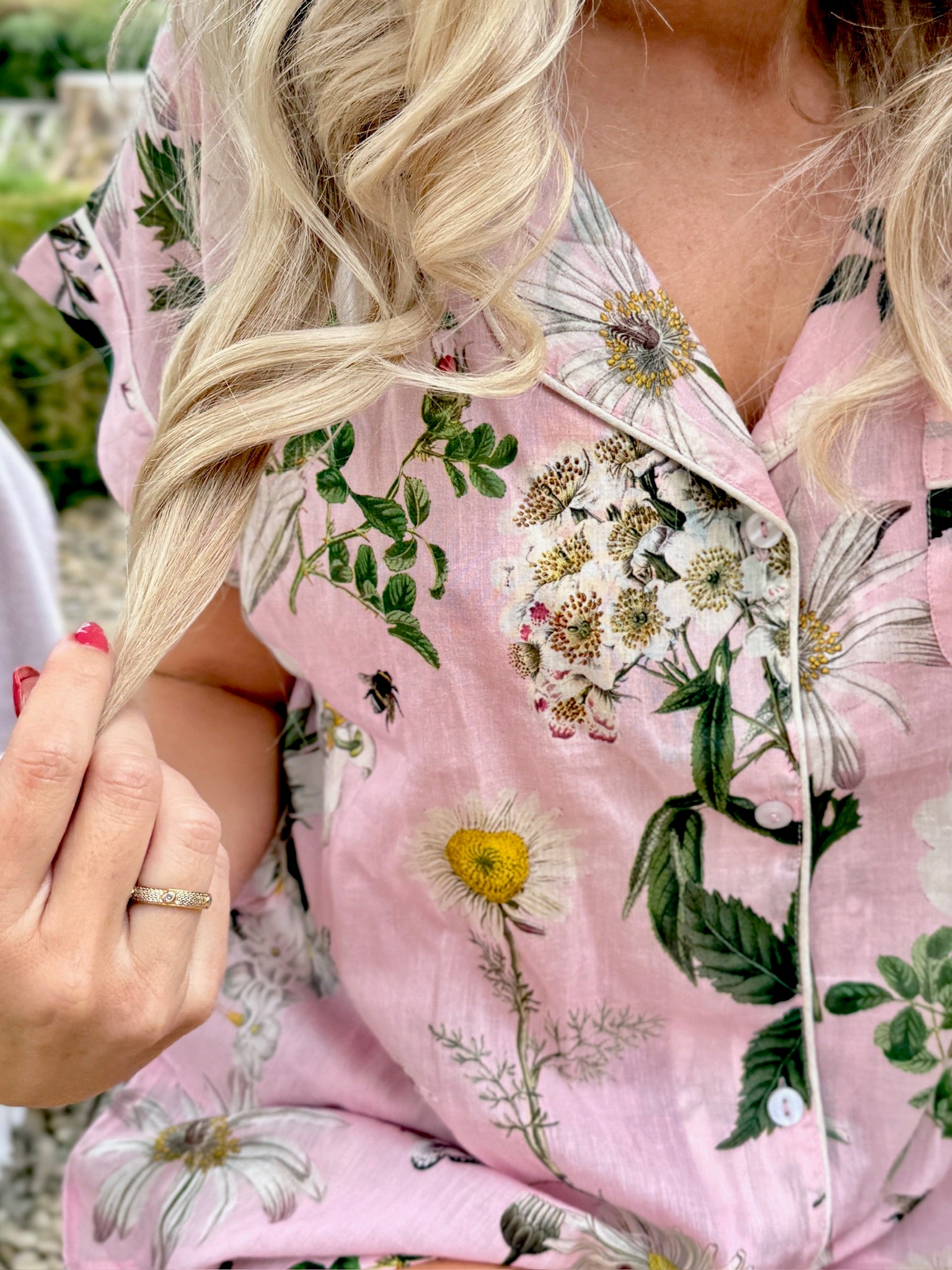 Rosehip Design Short Pyjamas in our calming Heavenly Rose print are made from 100% soft Indian cotton voile. The cuffs have contrast piping and the bottoms have drawstring as well as elastic. They are a comfy fit and come packaged in a matching drawstring bag.