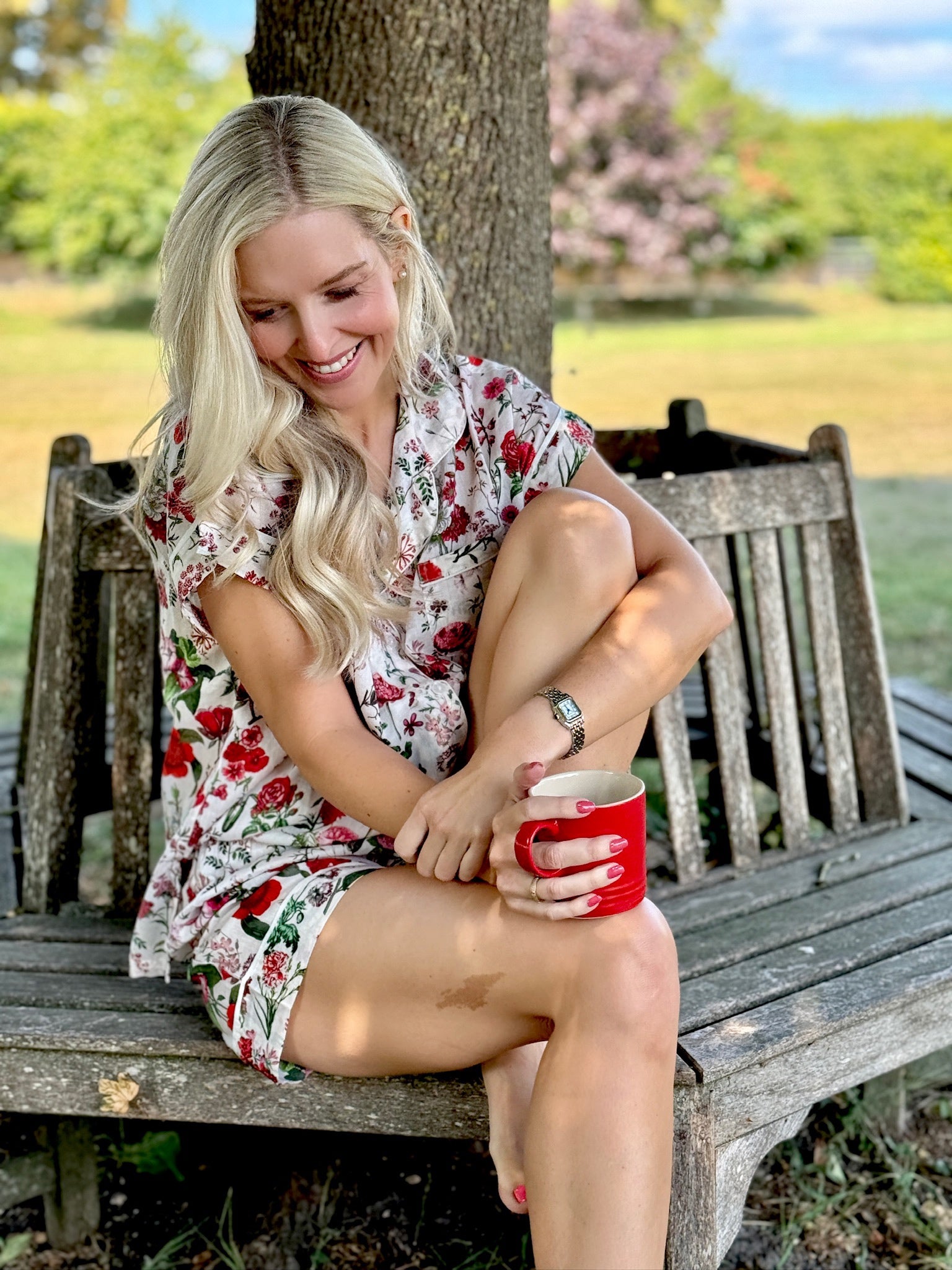 A lovely Rosehip Design short pyjama set in cotton voile with floral print. The top is buttoned with piping detail and the shorts are elasticated and have a drawstring.