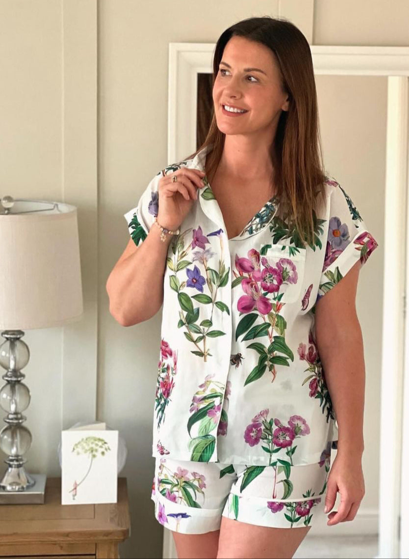 Rosehip Design Short Pyjamas in our soothing Mavis print are made from 100% soft Indian cotton voile. The cuffs have contrast piping and the bottoms have drawstring as well as elastic. They are a comfy fit and come packaged in a matching drawstring bag.