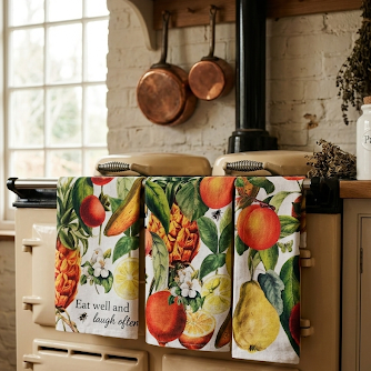 This stylish tea towel from Rosehip Design features a vibrant, vintage-inspired floral themed print.
Made from 100% cotton, this practical and highly absorbent essential makes drying dishes effortless.
Complete with a hanging loop, it is a durable, machine-washable accessory.
Also available in matching Apron and Heart Pot Holder.
