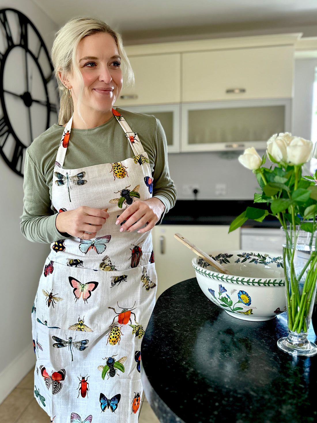 Rosehip Design Apron - a heavyweight 100% cotton Apron with adjustable neck strap and two generous deep pockets in our stunning Bugs design, inspired by nature.