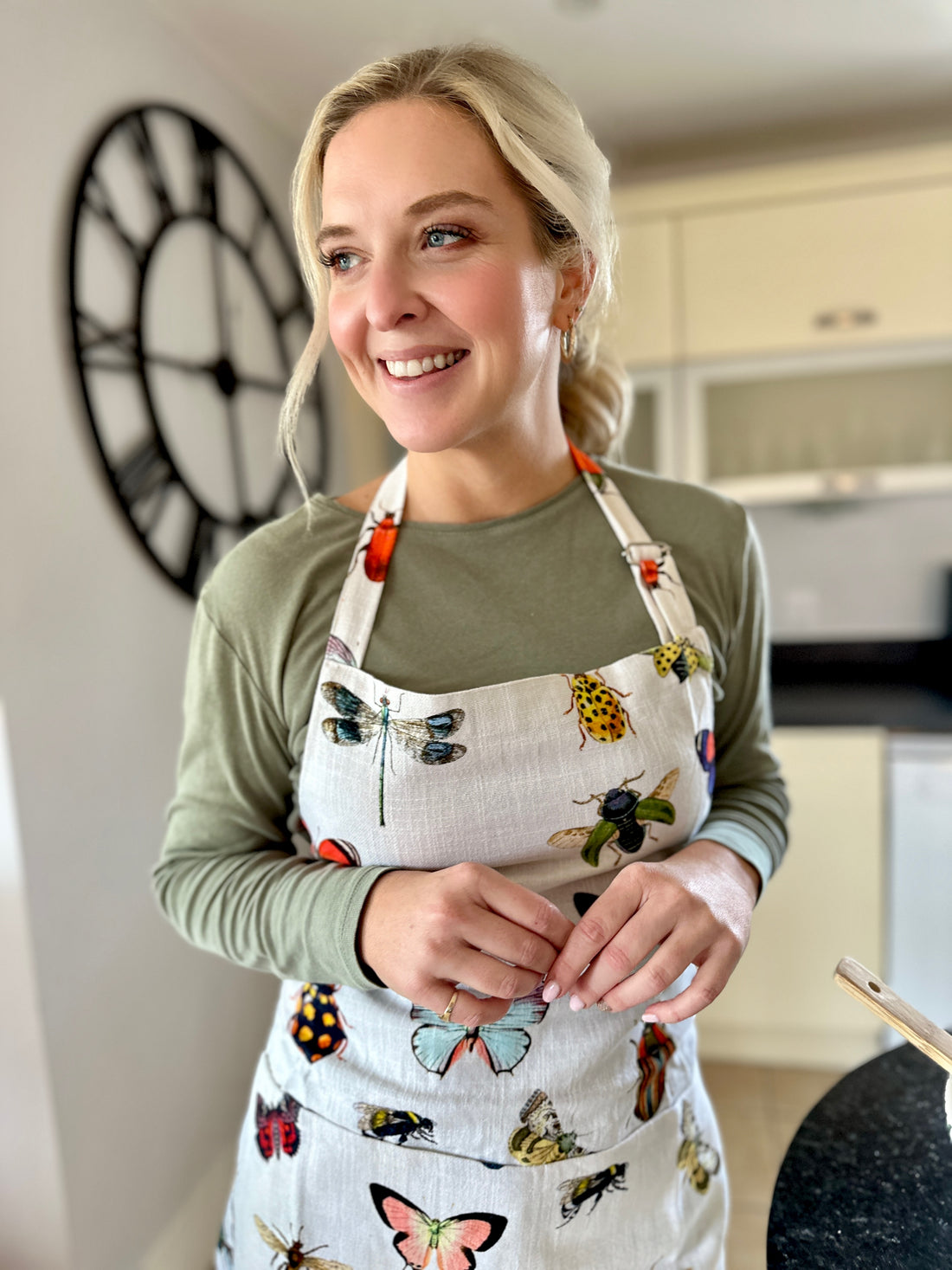 Rosehip Design Apron - a heavyweight 100% cotton Apron with adjustable neck strap and two generous deep pockets in our stunning Bugs, inspired by nature.