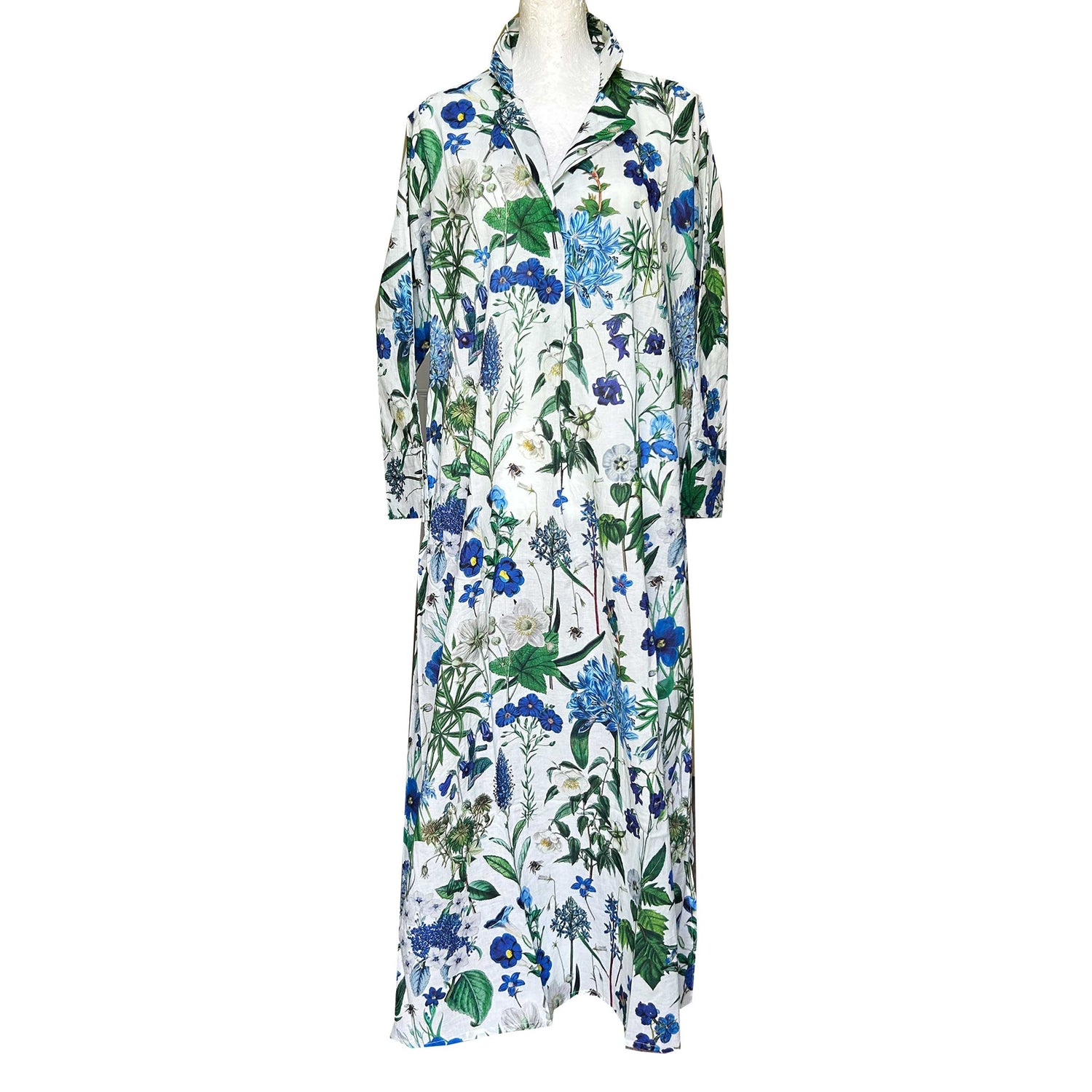 Rosehip Design Brige Kaftan Dress. Lovely long loose flowing Kaftan dress with pockets in our popular Cobalt design. Perfect Holiday wear! The Brige dress is oversized. If you prefer more fitted, order a size down.