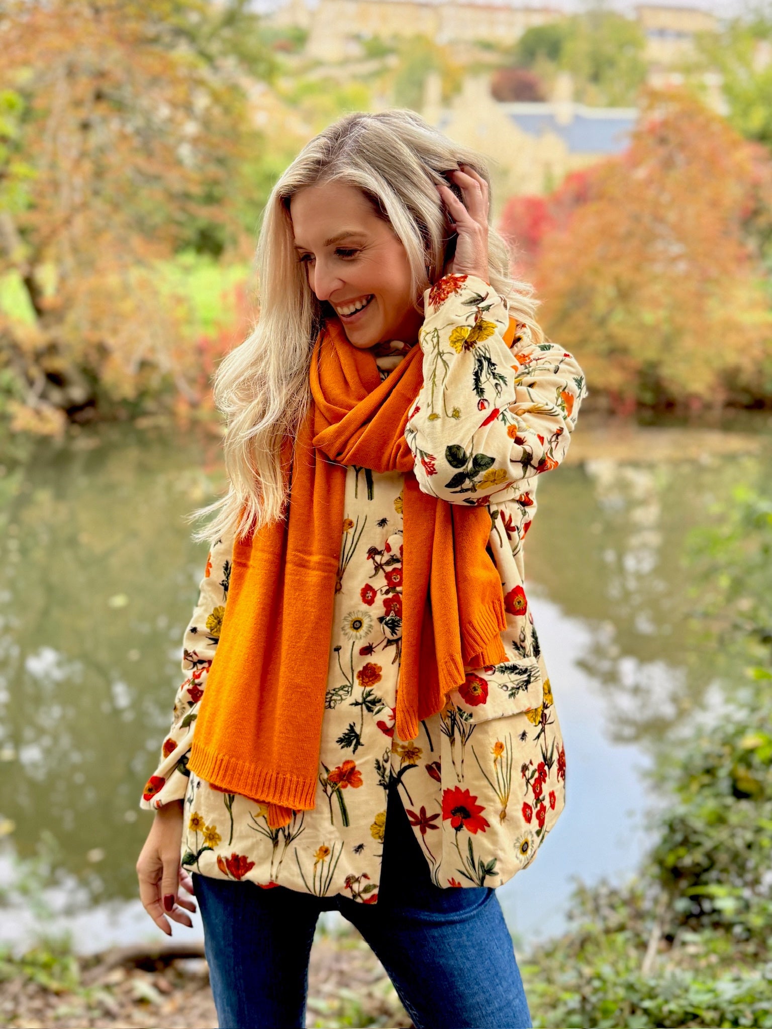 Wrap yourself in effortless elegance with our Rosehip Design Brompton Velvet Coat, designed in a rich velvet fabric that feels as luxurious as it looks. This statement coat features a playful autumn floral print, bringing warmth and charm to your seasonal wardrobe. Fully lined in co-ordinating checks, it offers a refined contrast and a polished finish inside and out.