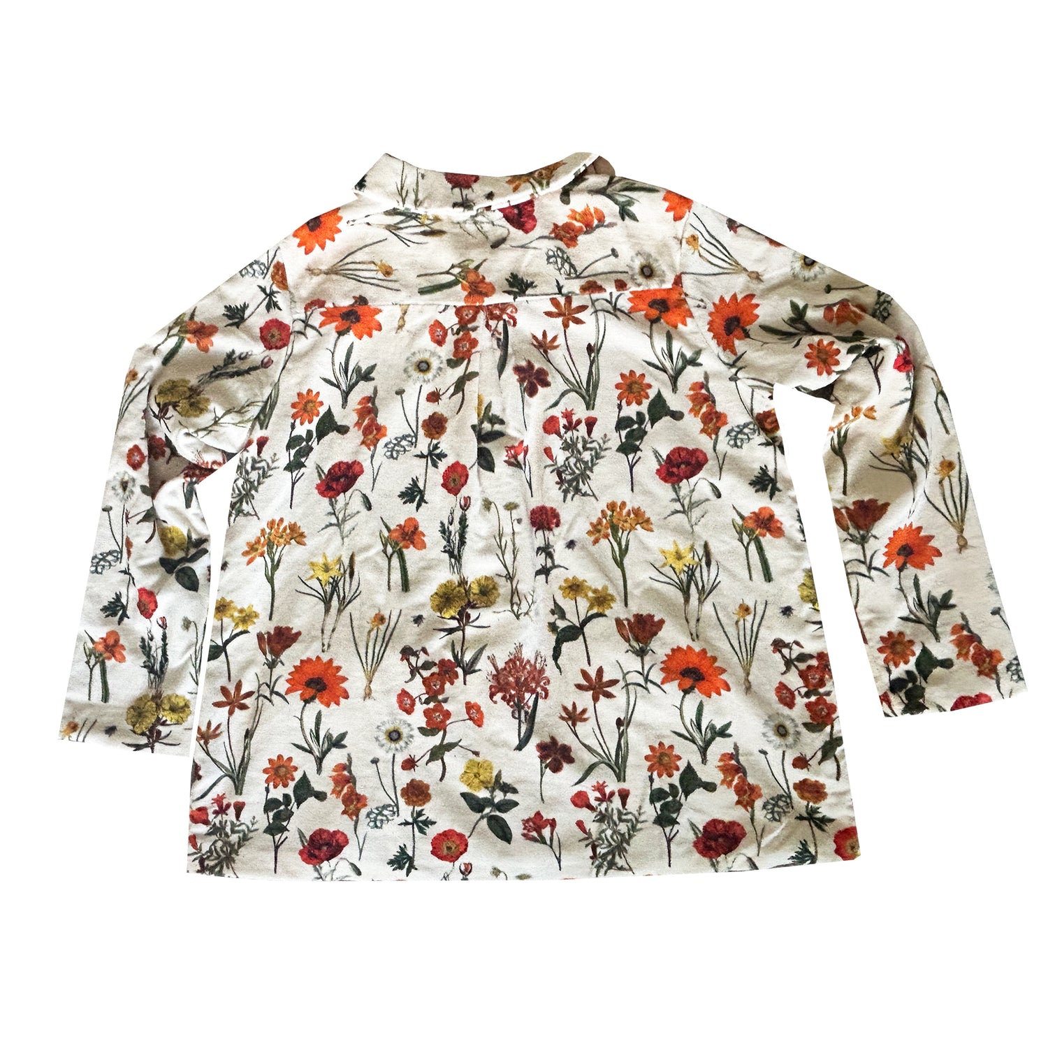 Wrap yourself in effortless elegance with our Rosehip Design Brompton Velvet Coat, designed in a rich velvet fabric that feels as luxurious as it looks. This statement coat features a playful autumn floral print, bringing warmth and charm to your seasonal wardrobe. Fully lined in co-ordinating checks, it offers a refined contrast and a polished finish inside and out.