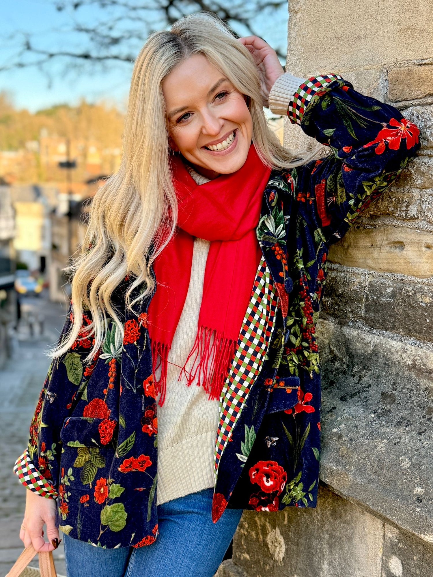 Wrap yourself in effortless elegance with the Rosehip Design Brompton Velvet Coat, designed in a rich velvet fabric that feels as luxurious as it looks. This statement coat features a playful autumn floral print, bringing warmth and charm to your seasonal wardrobe. Fully lined in co-ordinating checks, it offers a refined contrast and a polished finish inside and out.