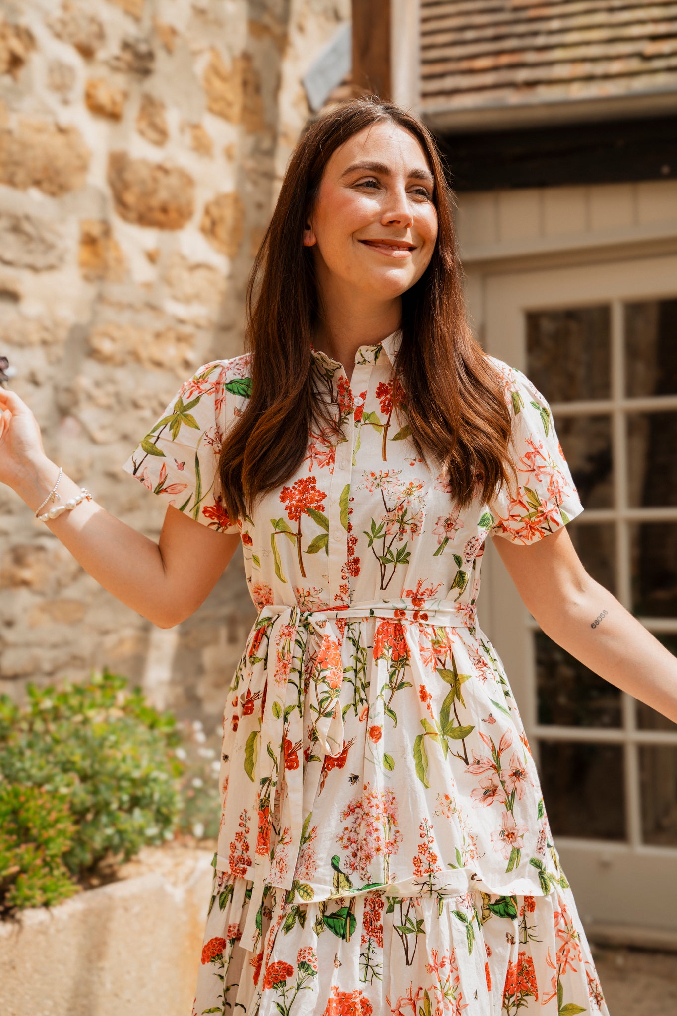 The Rosehip Design Grace Cotton Dress is a maxi style dress made of 100% Cotton Poplin.

Stylishly designed with buttons down the front, a tuck between tiers, short sleeves, and of course, side pockets.
