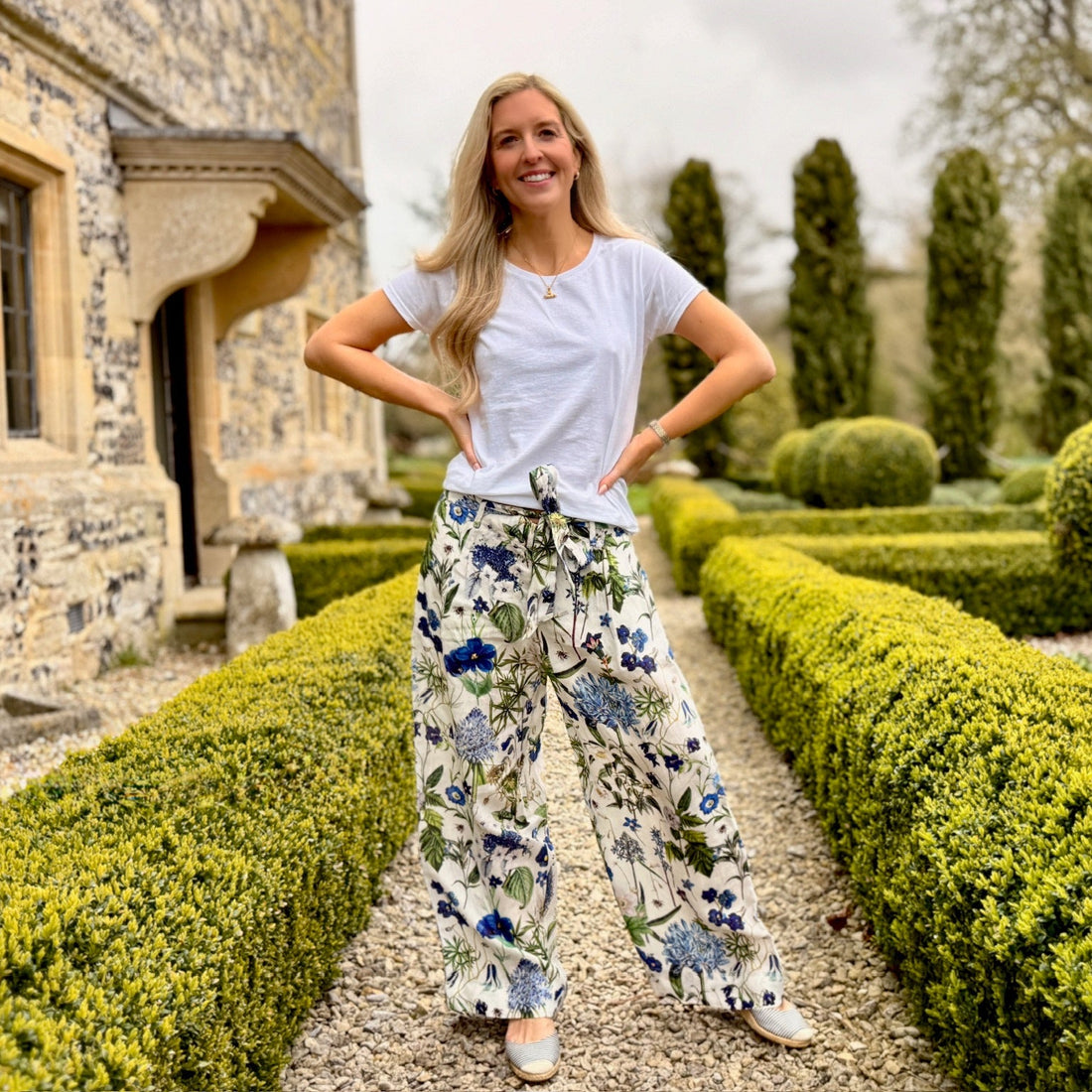 Woman wearing Rosehip&