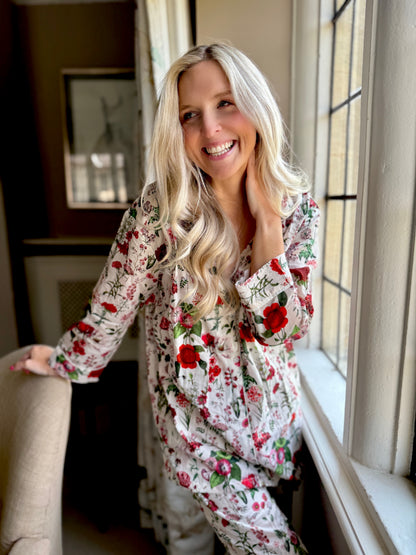 Rosehip Design Kimono is a fabulous long cotton voile robe, printed in our vivid Somerset design. They are generously sized and designed to be ankle length. Made from delicate, soft 100% Indian cotton packaged in a matching cotton bag - lovely for gifting!