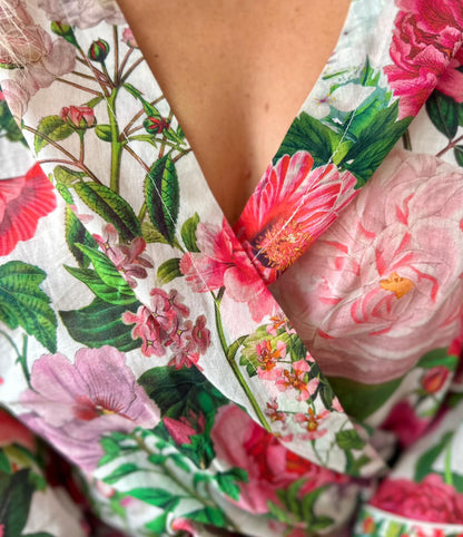 Rosehip Design Kimono is a fabulous long cotton voile robe, printed in our vibrant Pretty Pink design. They are generously sized and designed to be ankle length. Made from delicate, soft 100% Indian cotton packaged in a matching cotton bag - lovely for gifting!