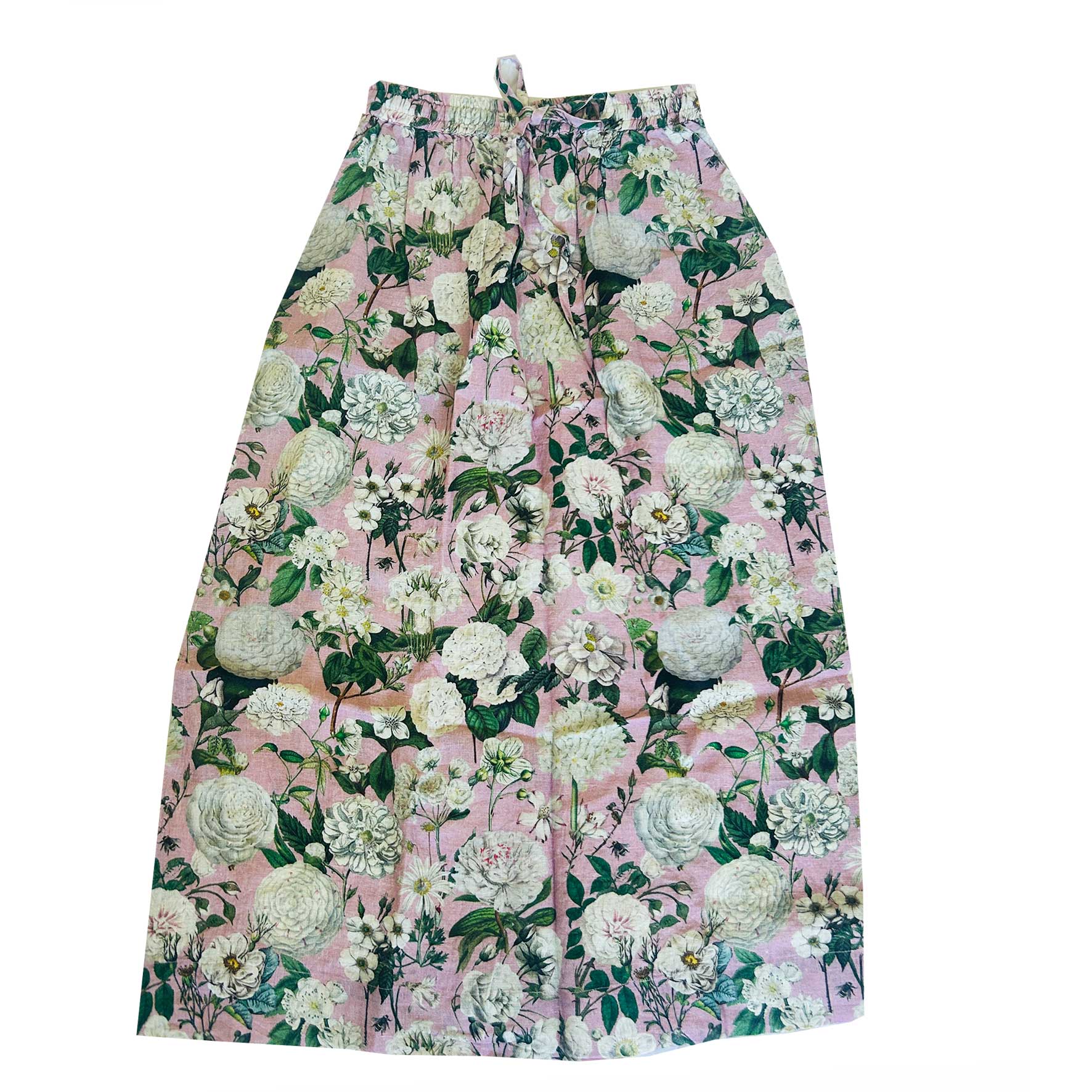 Crafted from 100% linen, the Rosehip Design Lilah Skirt in Camelia Rosepink design is a warm-weather staple with timeless appeal. Designed with a flattering classic cut, it features an elasticated waistband with a functional drawstring for a comfortable, adjustable fit. Subtle side slits add ease of movement and a touch of effortless elegance — perfect for sunny days, from morning markets to seaside strolls.