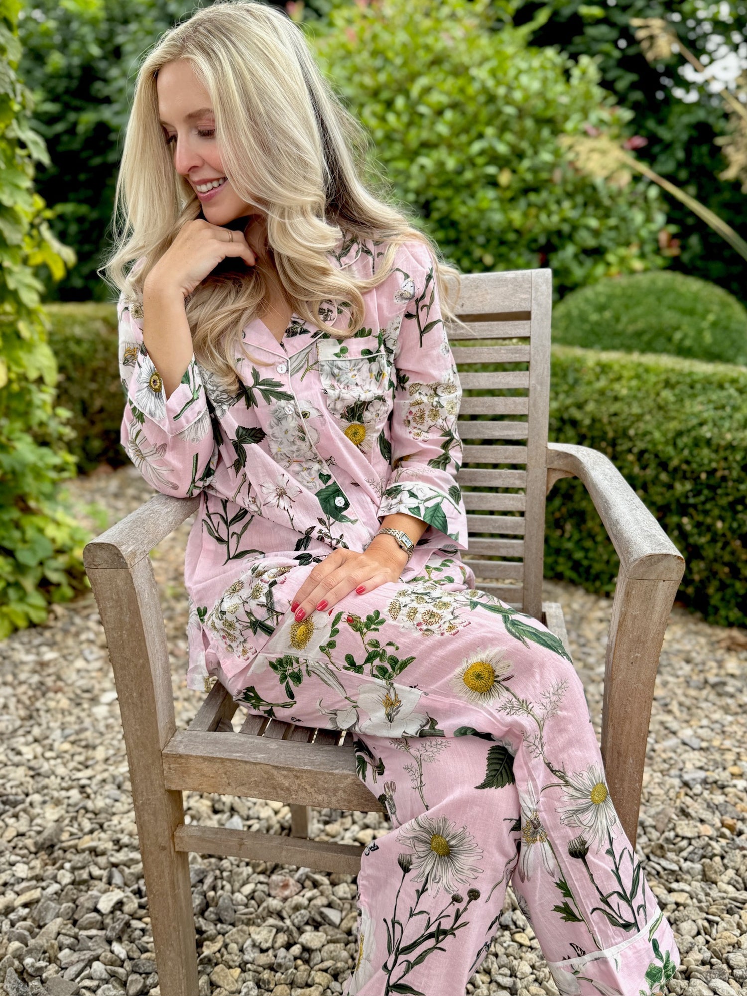 Rosehip Design Long Pyjamas in our pretty Heavenly Rose print are made from 100% soft Indian cotton voile. The cuffs have contrast piping and the bottoms have drawstring as well as elastic. They are a comfy fit and come packaged in a matching drawstring bag.