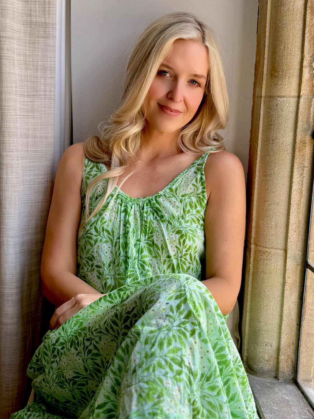 Embrace lightweight comfort with this Rosehip Design long floral cotton nightie dress, perfect for a restful night’s sleep or relaxing around the house. Made from soft, breathable cotton with a charming floral print, this loose-fitting nightdress keeps you cool and comfortable. Designed with adjustable spaghetti straps, it offers a custom fit that suits every body shape. Ideal for warm nights or as an airy, casual loungewear option, this floral nightdress is the perfect blend of style and comfort.