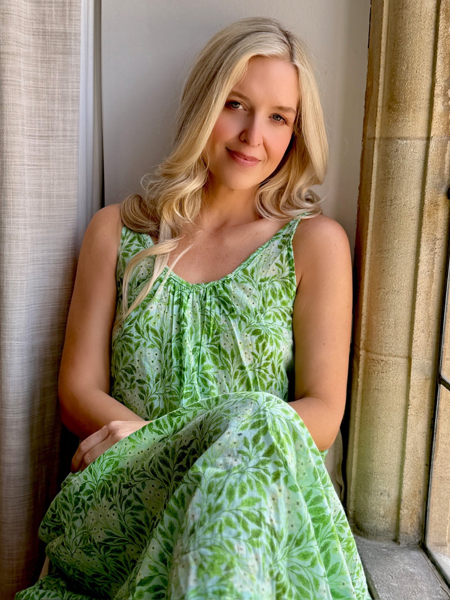 Embrace lightweight comfort with this Rosehip Design long floral cotton nightie dress, perfect for a restful night’s sleep or relaxing around the house. Made from soft, breathable cotton with a charming floral print, this loose-fitting nightdress keeps you cool and comfortable. Designed with adjustable spaghetti straps, it offers a custom fit that suits every body shape. Ideal for warm nights or as an airy, casual loungewear option, this floral nightdress is the perfect blend of style and comfort.