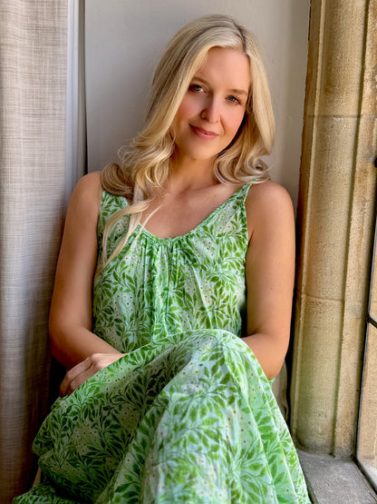 Embrace lightweight comfort with this Rosehip Design long floral cotton nightie dress, perfect for a restful night’s sleep or relaxing around the house. Made from soft, breathable cotton with a charming floral print, this loose-fitting nightdress keeps you cool and comfortable. Designed with adjustable spaghetti straps, it offers a custom fit that suits every body shape. Ideal for warm nights or as an airy, casual loungewear option, this floral nightdress is the perfect blend of style and comfort.