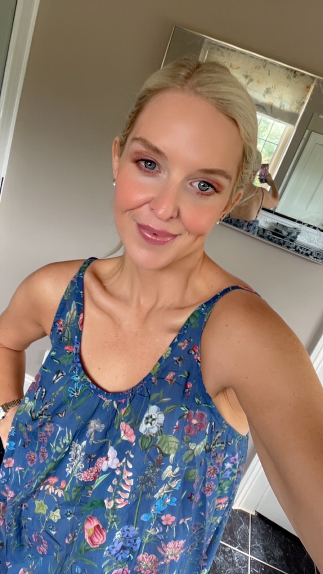 Embrace lightweight comfort with this Rosehip Design long floral cotton nightie dress, perfect for a restful night’s sleep or relaxing around the house. Made from soft, breathable cotton with a charming floral print, this loose-fitting nightdress keeps you cool and comfortable. Designed with adjustable spaghetti straps, it offers a custom fit that suits every body shape. Ideal for warm nights or as an airy, casual loungewear option, this floral nightdress is the perfect blend of style and comfort.