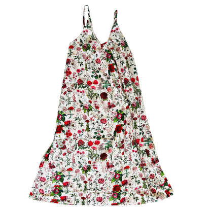 Embrace lightweight comfort with this Rosehip Design long floral cotton nightie dress, perfect for a restful night’s sleep or relaxing around the house. Made from soft, breathable cotton with a charming floral print, this loose-fitting nightdress keeps you cool and comfortable. Designed with adjustable spaghetti straps, it offers a custom fit that suits every body shape. Ideal for warm nights or as an airy, casual loungewear option, this floral nightdress is the perfect blend of style and comfort.