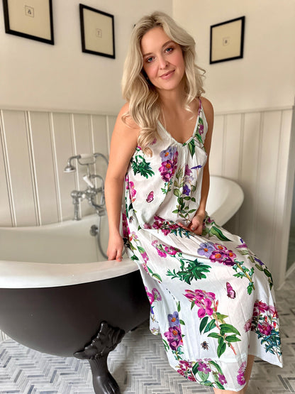 Rosehip Design Long Strappy Nighties look beautiful in our soothing Mavis print on 100% Cotton Voile. The Nighties are loose and comfortable to sleep in with an elasticated back and adjustable straps.