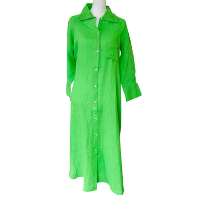 Rosehip Design Lucy Dress is a classic Shirt dress with 3/4 length sleeves, side pockets, front buttons and curved side slits. Made from 100% Linen in a verdant Emerald hue.