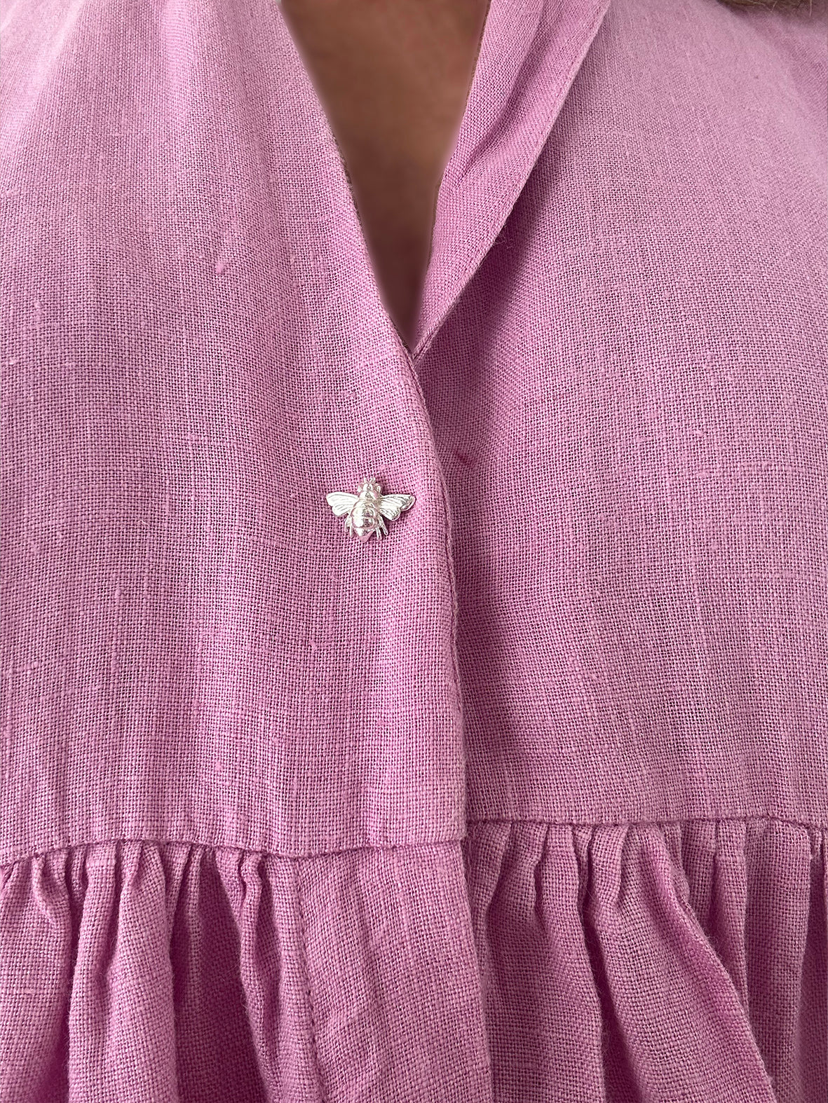 Rosehip Design Modesty Pin Bee plated in solid Silver. Stylish way to close a blouse or dress higher up. Can also be used as a decorative Brooch. Also available in Gold