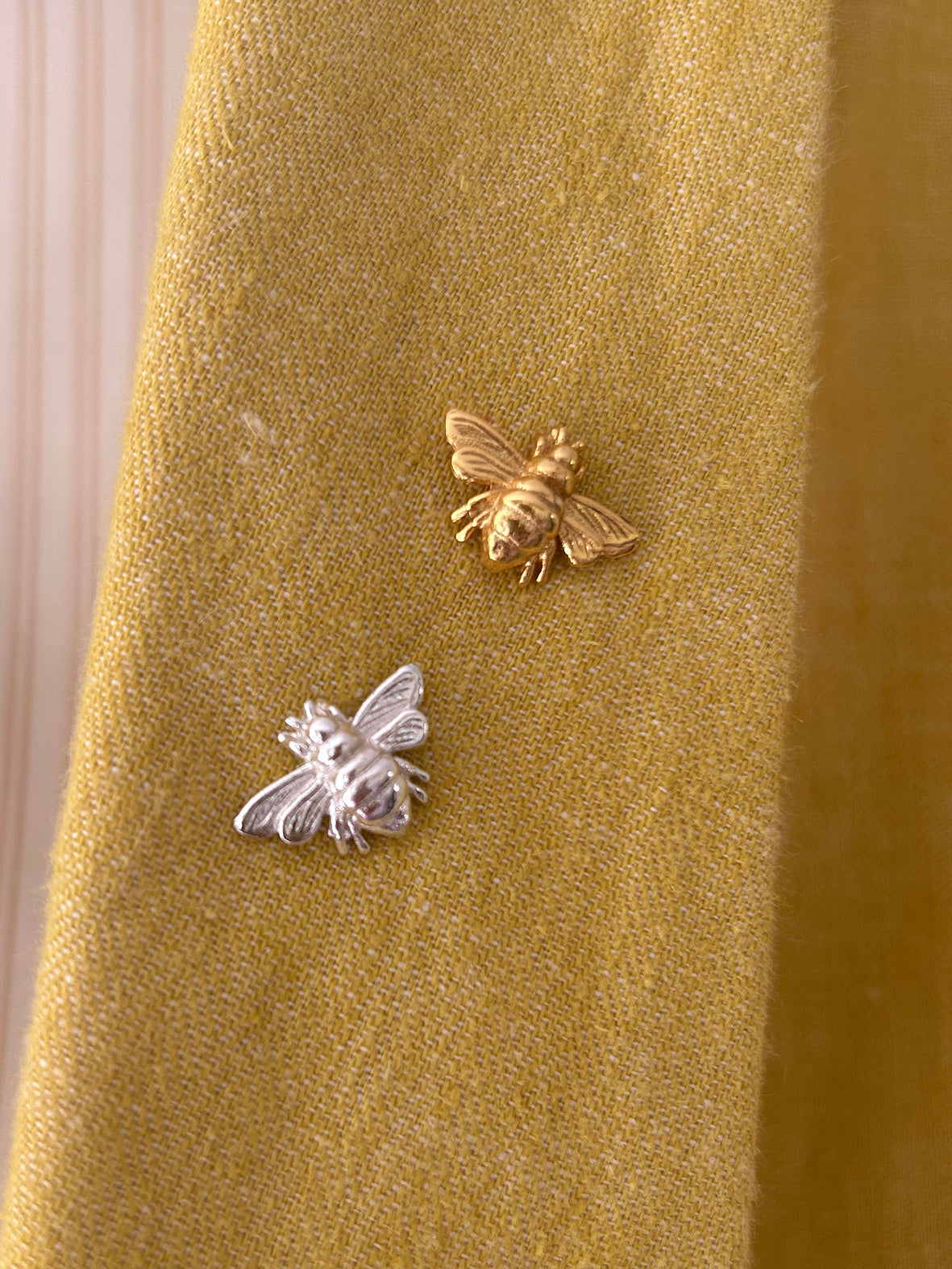 Rosehip Design Modesty Pin Bee plated in solid Silver. Stylish way to close a blouse or dress higher up. Can also be used as a decorative Brooch. Also available in Gold