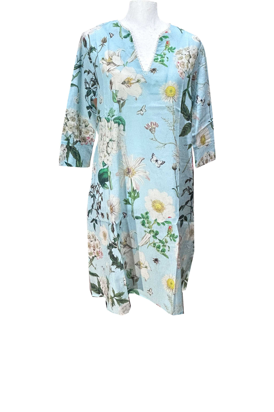 Rosehip Design Nightdress is a lovely knee-length nightdress made of cotton voile in our dreamy Heavenly Aqua print. The Nightdress has 3/4 length sleeves and detail around the collar.