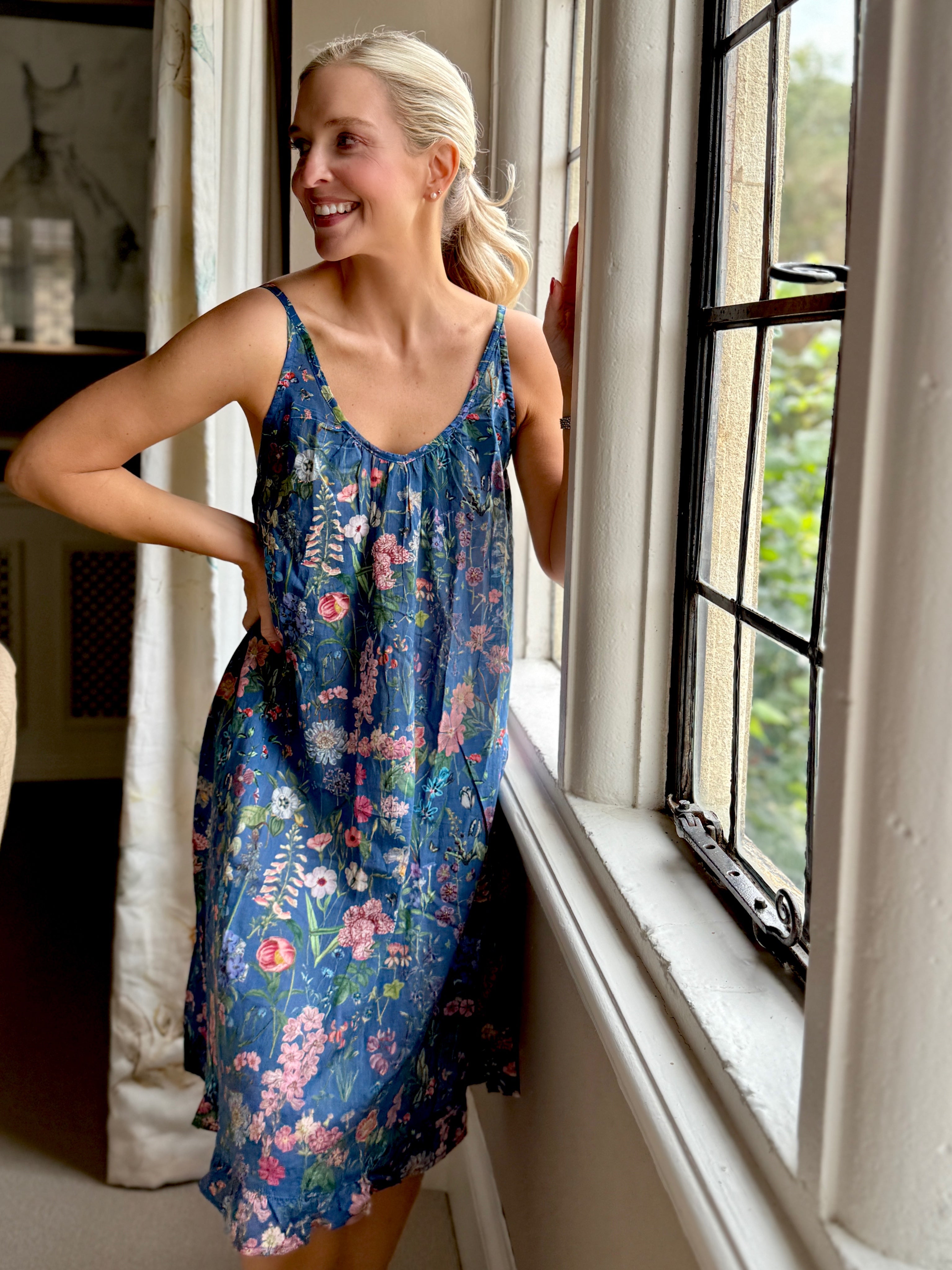 Rosehip Design Short Strappy Nighties look beautiful in our bold Horsley Navy print on 100% Cotton Voile. The Nighties are loose and comfortable to sleep in with an elasticated back and adjustable straps.