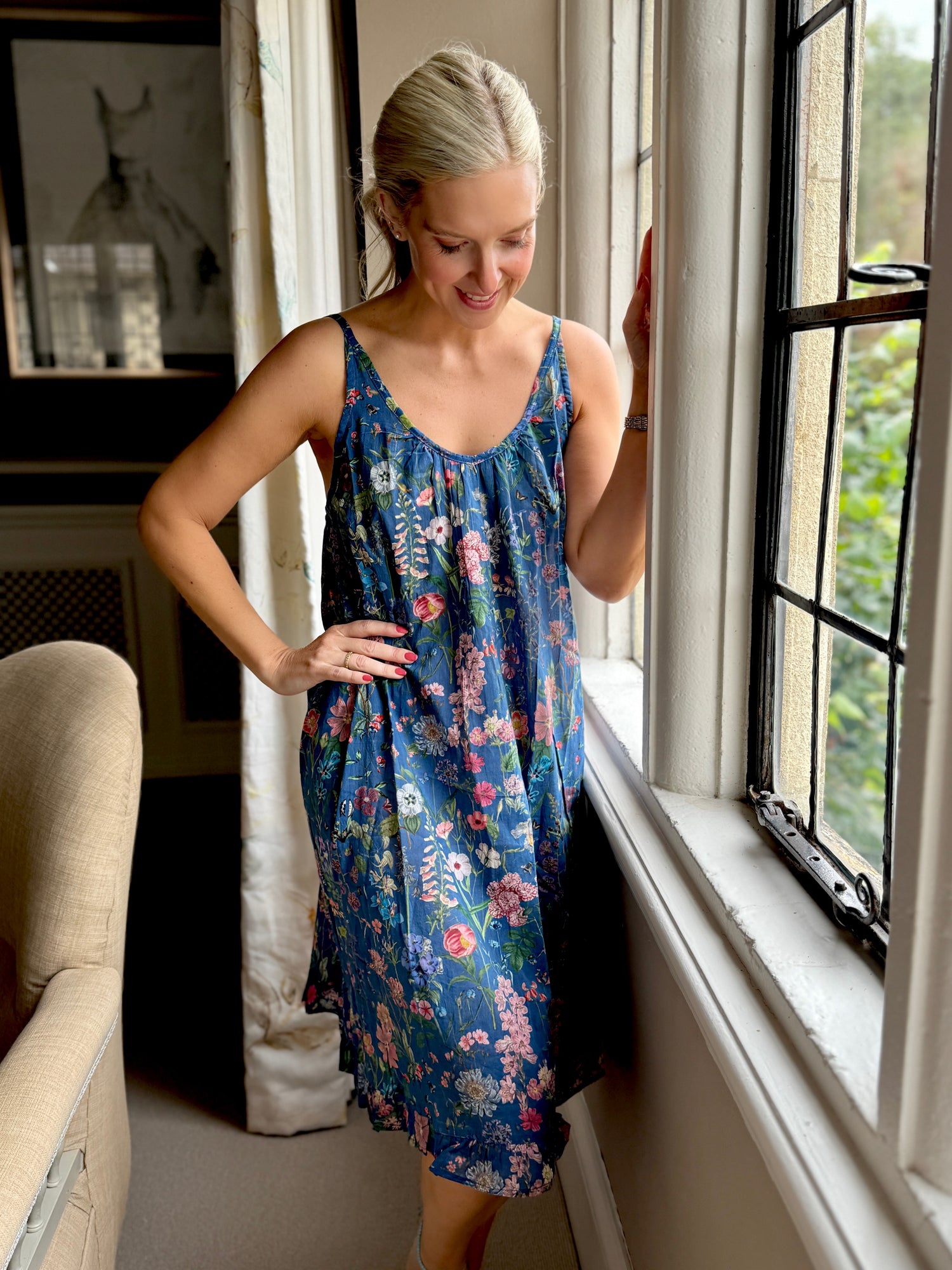 Rosehip Design Short Strappy Nighties look beautiful in our bold Horsley Navy print on 100% Cotton Voile. The Nighties are loose and comfortable to sleep in with an elasticated back and adjustable straps.