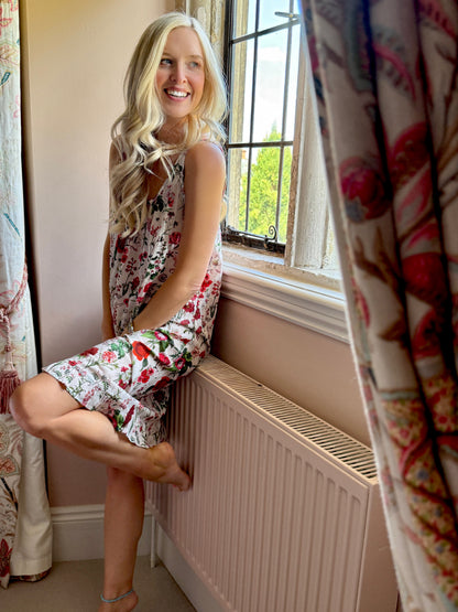 Rosehip Design Short Strappy Nighties look beautiful in our striking Somerset print on 100% Cotton Voile. The Nighties are loose and comfortable to sleep in with an elasticated back and adjustable straps.