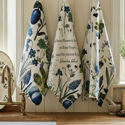 This stylish tea towel from Rosehip Design features a vibrant, vintage-inspired floral themed print.
Made from 100% cotton, this practical and highly absorbent essential makes drying dishes effortless.
Complete with a hanging loop, it is a durable, machine-washable accessory.
Also available in matching Apron and Heart Pot Holder.
