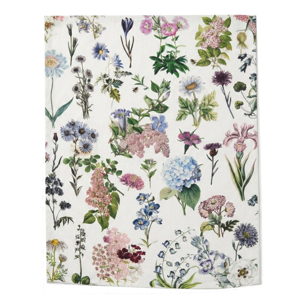 This stylish tea towel from Rosehip Design features a vibrant, vintage-inspired floral themed print.
Made from 100% cotton, this practical and highly absorbent essential makes drying dishes effortless.
Complete with a hanging loop, it is a durable, machine-washable accessory.
Also available in matching Apron and Heart Pot Holder.
