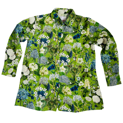 Embrace the blooming season with the Rosehip Design Harriet Linen Shirt. This classic piece features front buttons and long sleeves with a cuff for a timeless look. The side button detail adds a touch of uniqueness, while the floral design adds a playful twist. Stay on trend in our Spring Greens design.