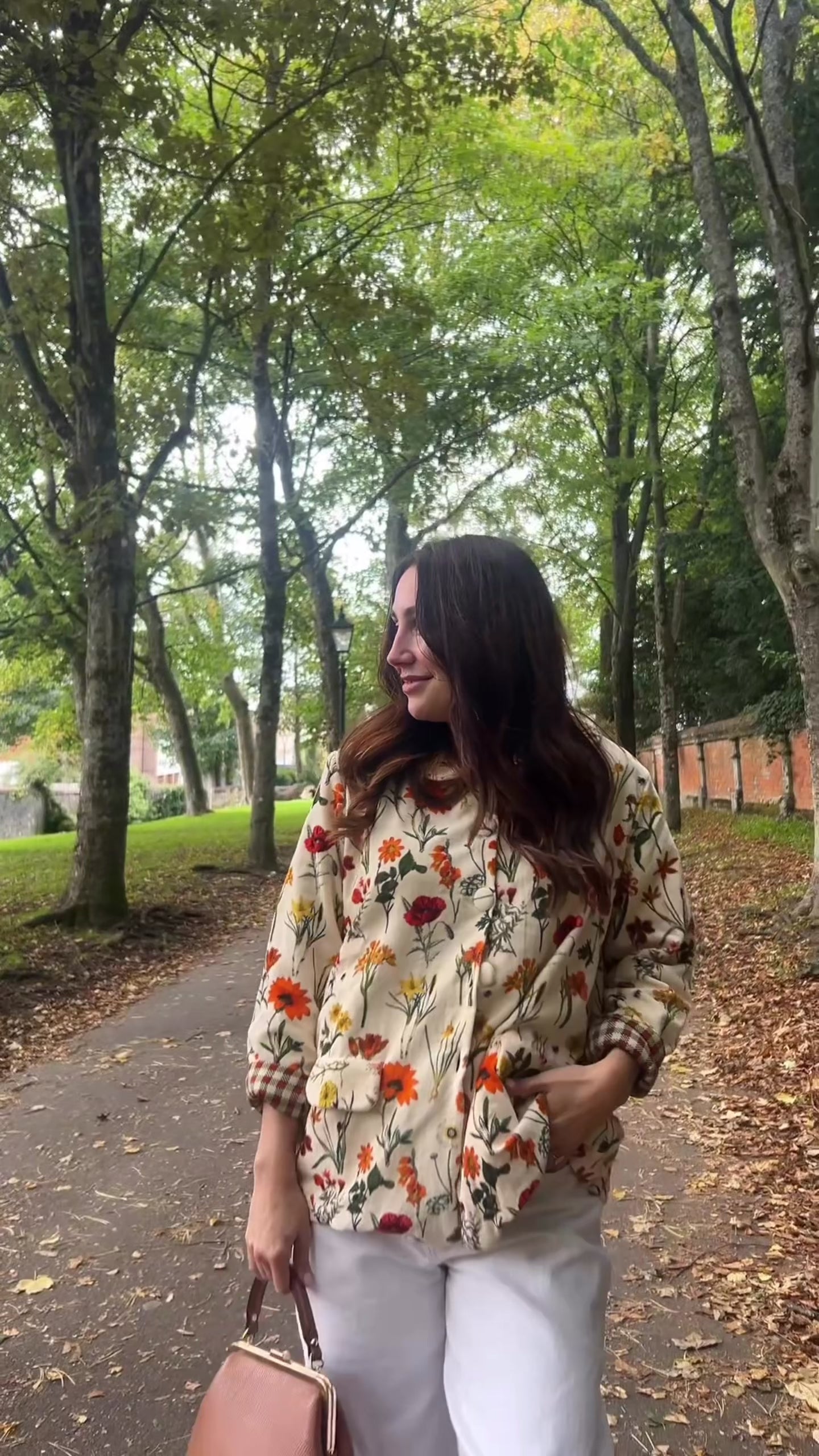 Wrap yourself in effortless elegance with the Rosehip Design Brompton Velvet Coat, designed in a rich velvet fabric that feels as luxurious as it looks. This statement coat features a playful autumn floral print, bringing warmth and charm to your seasonal wardrobe. Fully lined in co-ordinating checks, it offers a refined contrast and a polished finish inside and out.